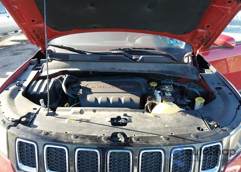 2019 Jeep Compass Limited 4X4 z USA, uszkodzony, nr VIN 3C4NJDCB6KT689006